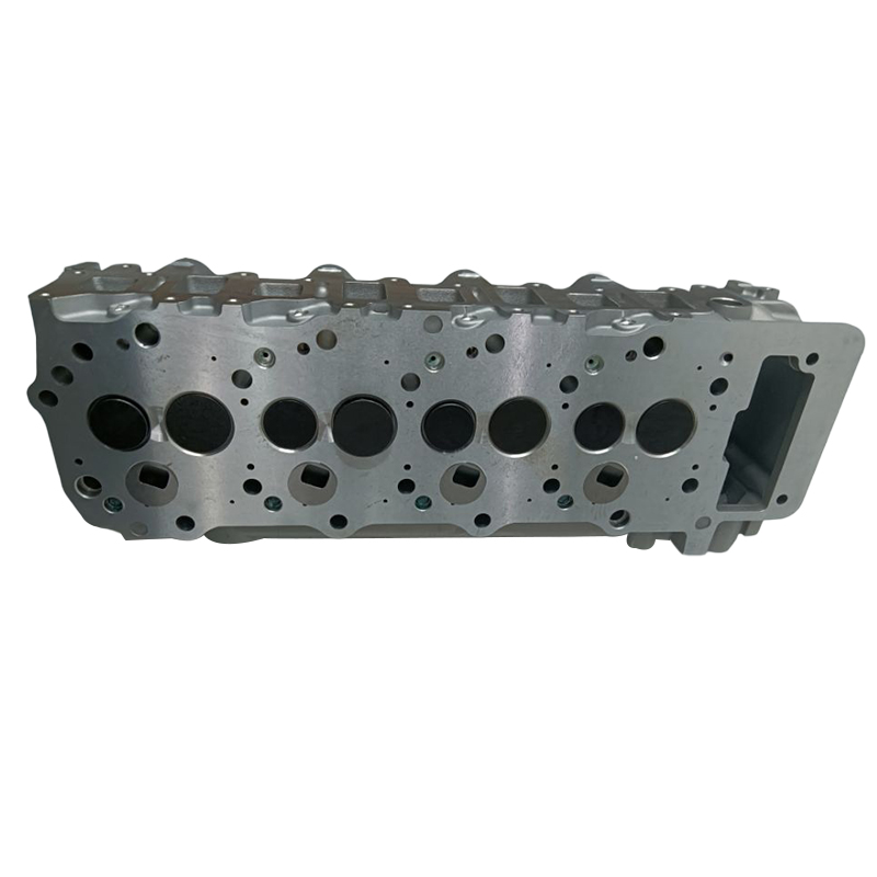Adapté pour moteur Mitsubishi 4M40 - Tête de cylindre