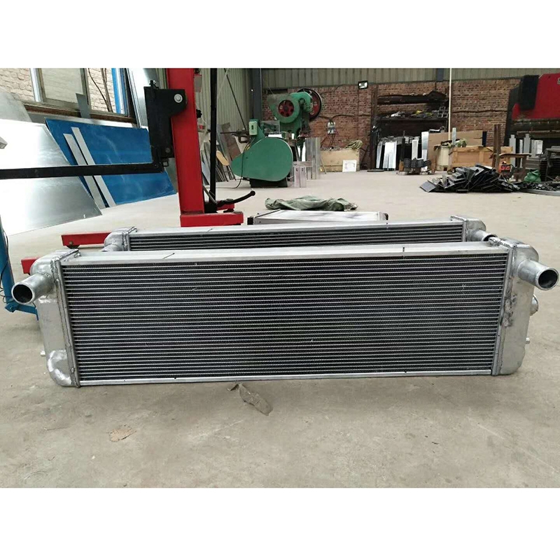 Construit pour correspondre à Hitachi Excavator ZAX200-3 - Radiateur réservoir d'eau Assy de base 4650352